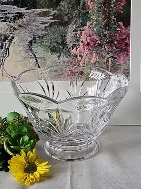 Elegant Royal Limited Clear Crystal Cut Serving Bowl